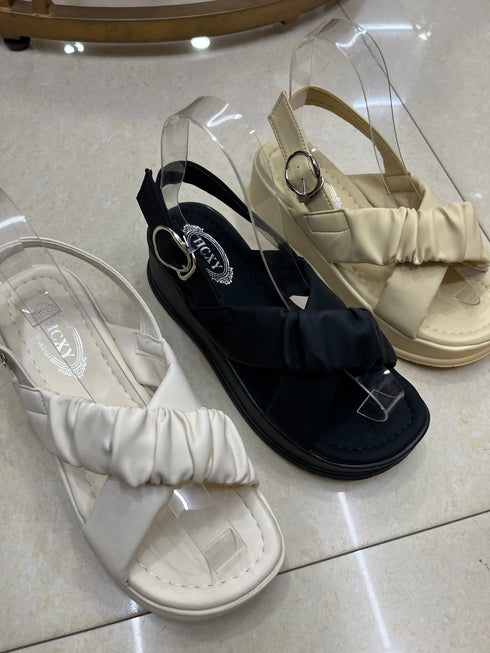 Spring Chic Cross Strap Buckle Sandals